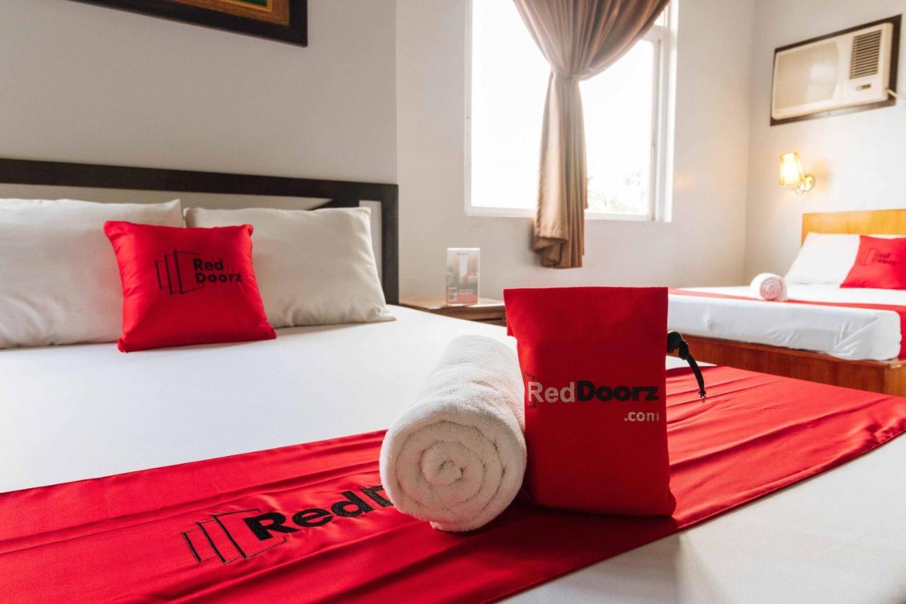 Reddoorz Plus @ Tayuman Manila Esterno foto