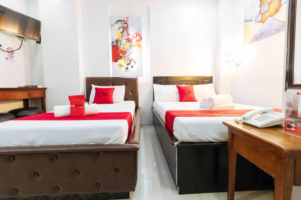 Reddoorz Plus @ Tayuman Manila Esterno foto